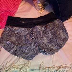 LULULEMON SPEED UPS RARE 2.5 inch with oil spill pattern